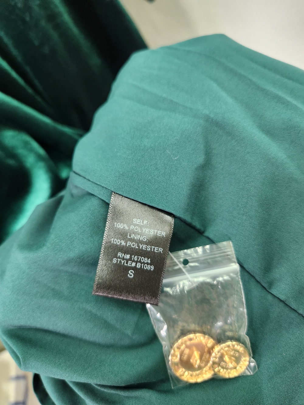 Elegant Emerald Green Velvet Midi Dress with Long Sleeves and Pockets Size S - Picture 10 of 13